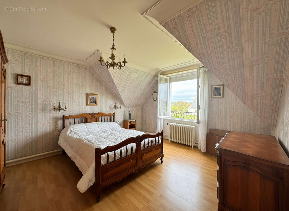 Maison à SAINT-THONAN