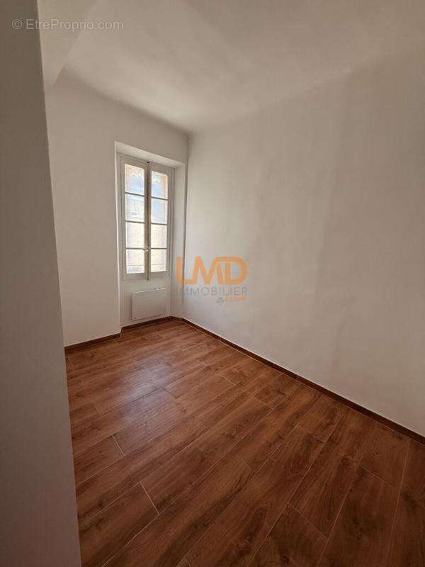 Appartement à LE MUY
