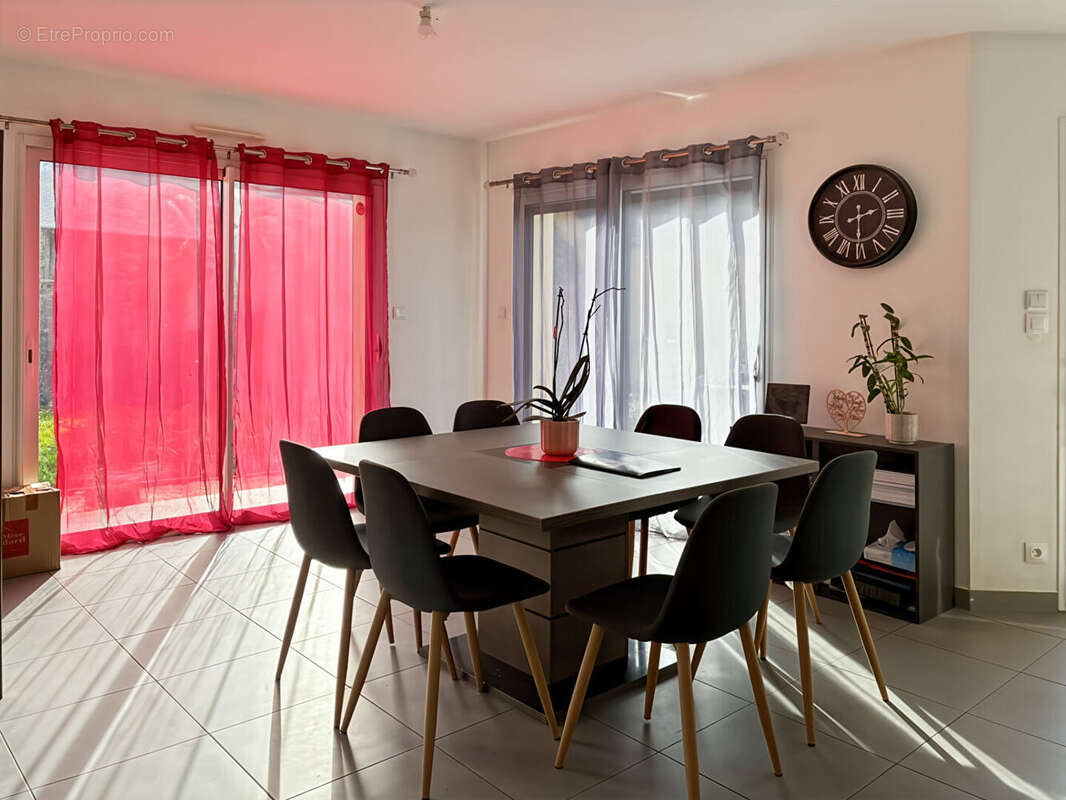 Maison à MEZIERES-SUR-COUESNON