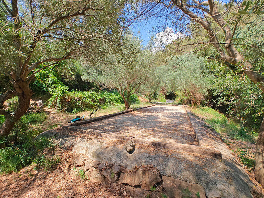 Toulon ouest limite le revest villa de 141 m² sur 3 500 m² de terrain paysagé avec piscine vue dégagée sur le mont faron calme a - photo 12