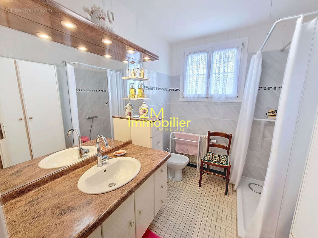 Maison à VAUX-LE-PENIL