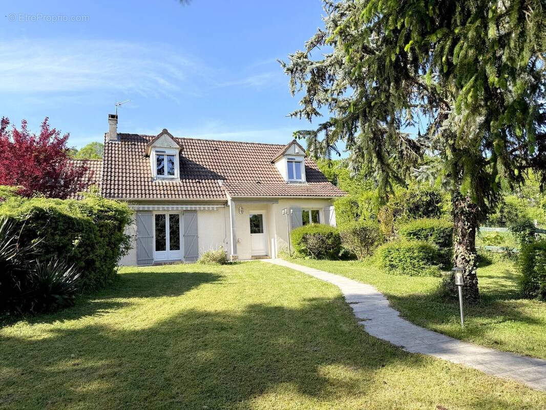 Maison à MEZY-SUR-SEINE