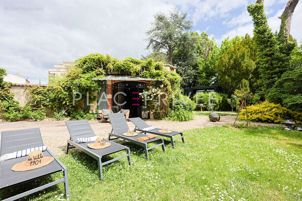 Maison Art Nouveau avec jardin et piscine - photo 9