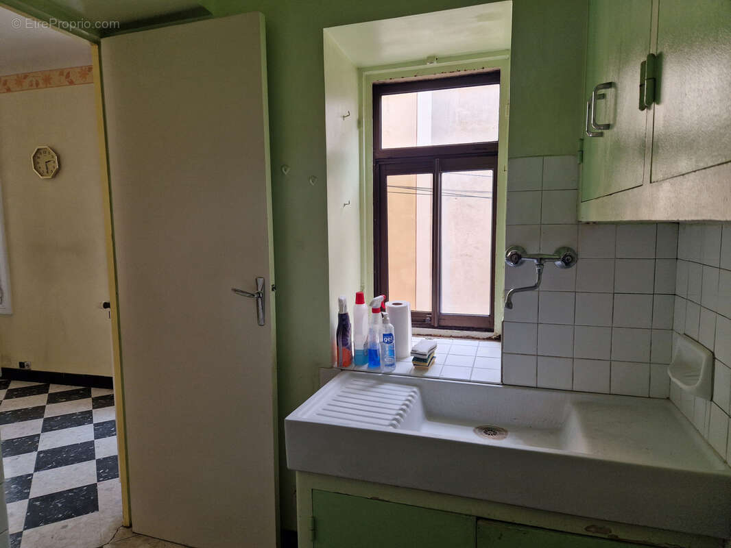 Appartement T4 + TERRASSE 20m2 + dépendance + cave - photo 11