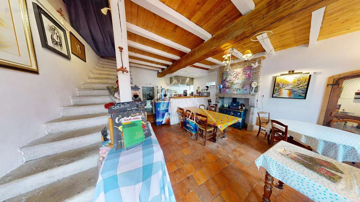 Commerce à CHARROUX