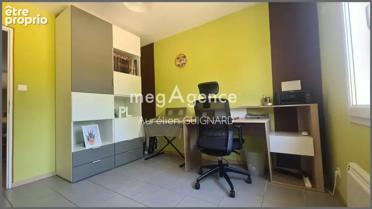 7 Chambres, double garage, jardin piscinable paysager - photo 10