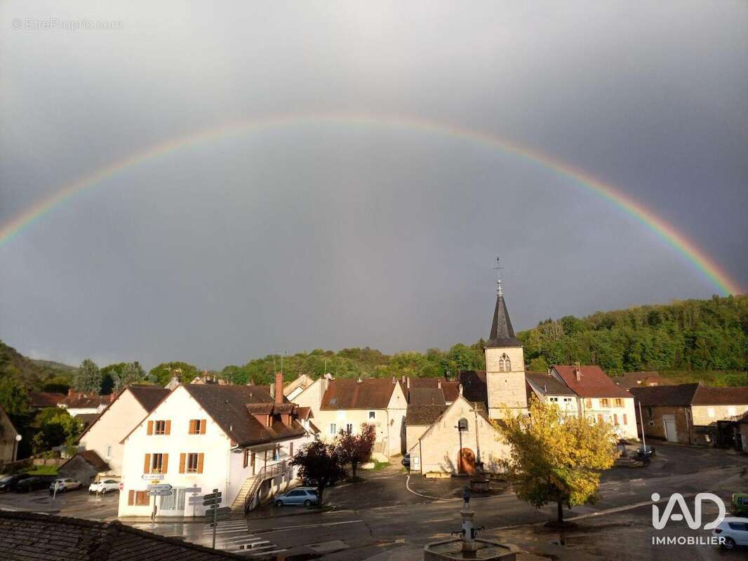 Photo 8 - Commerce à MACORNAY