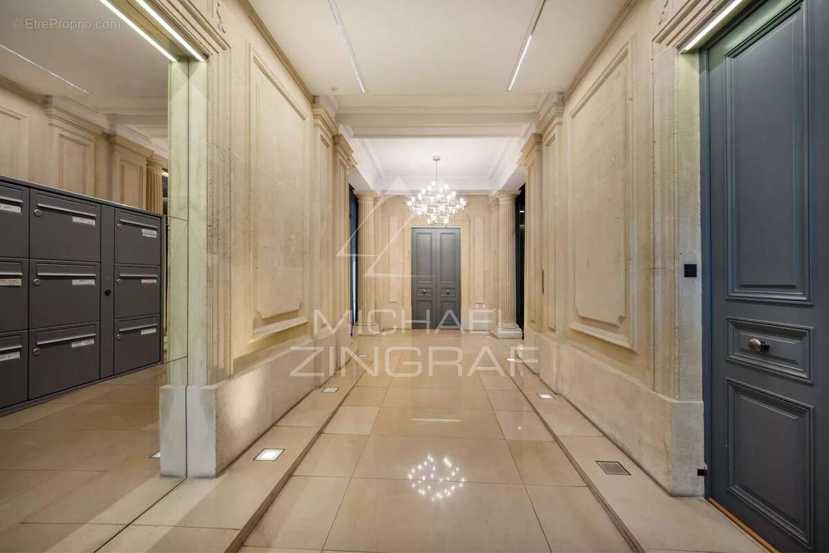 Appartement à PARIS-7E