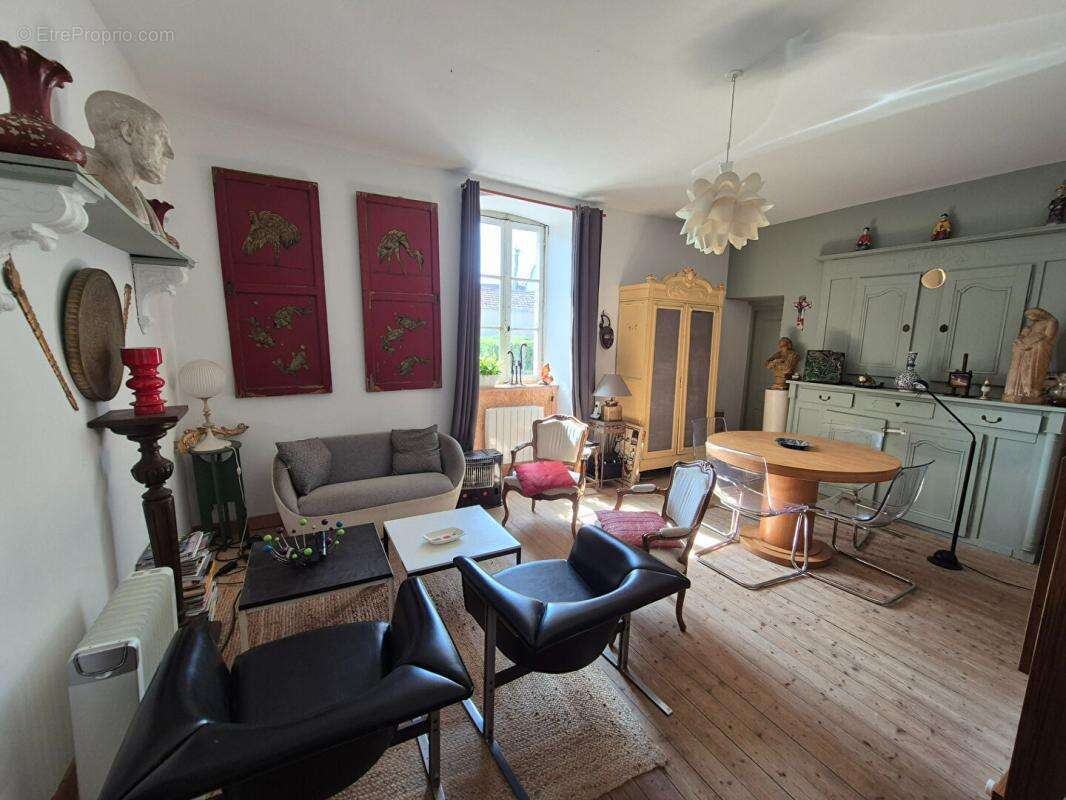 Maison Bourgeoise des 16 ème & 18 ème siècles 149 m2 - photo 6