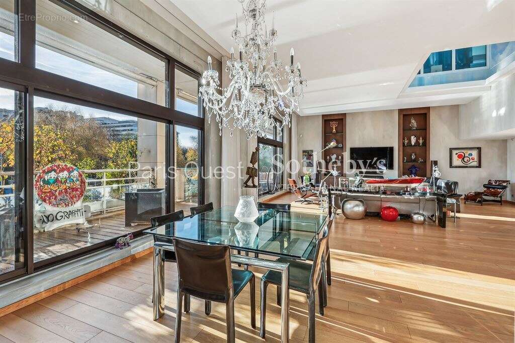 Maison à NEUILLY-SUR-SEINE