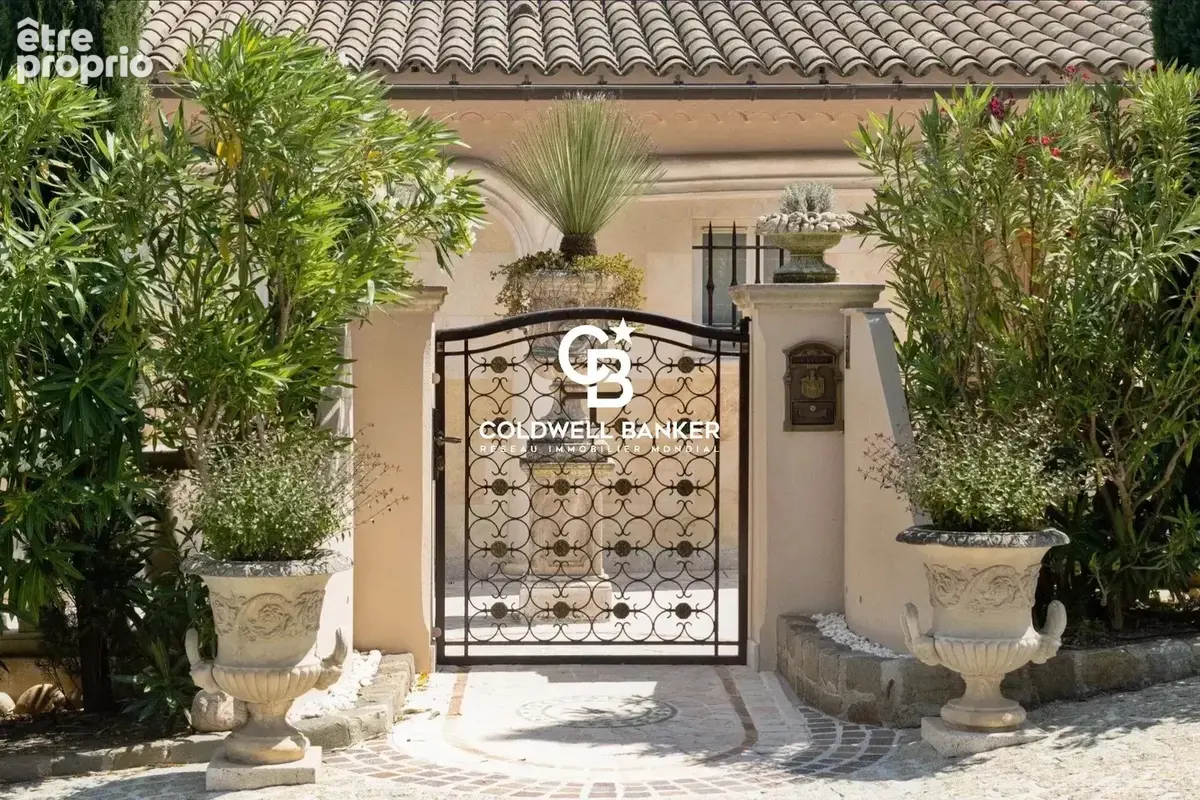 Gigaro – Villa de charme au sein d'un domaine privé et sécurisé,  à cinq minutes de la plage à pieds - photo 3