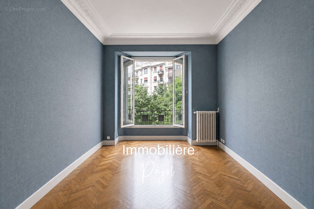 Appartement à MARSEILLE-4E
