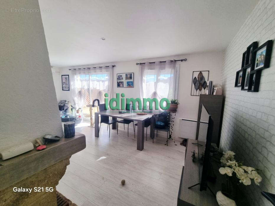 Maison à LE MUY