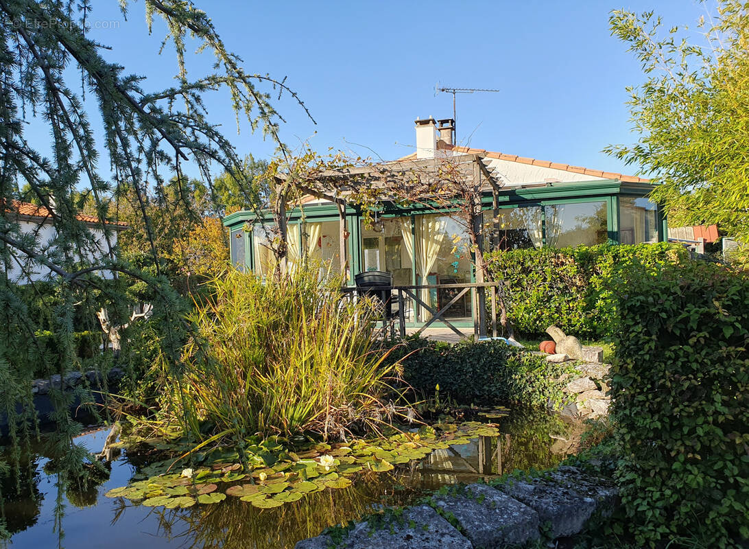 Maison à SAINT-GEORGES-DES-COTEAUX