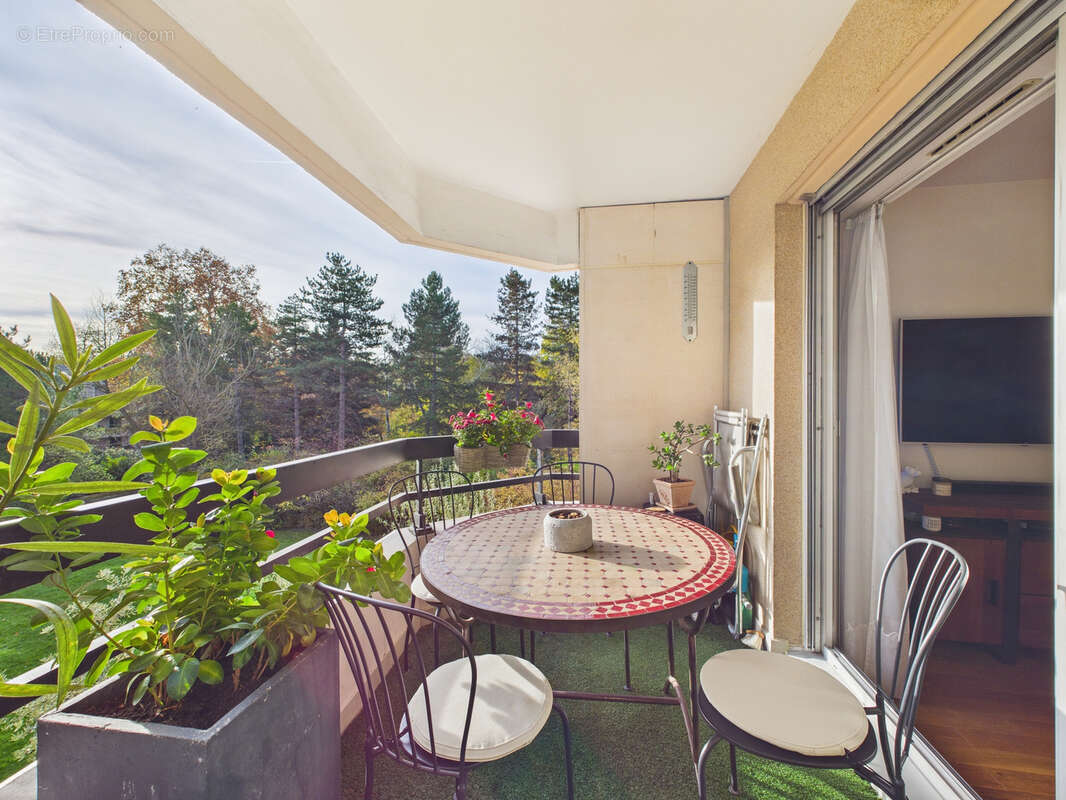 Appartement à SURESNES