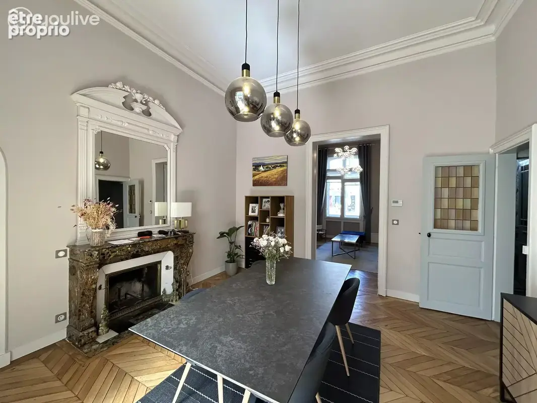 Maison bourgeoise avec terrasse et parking - photo 7