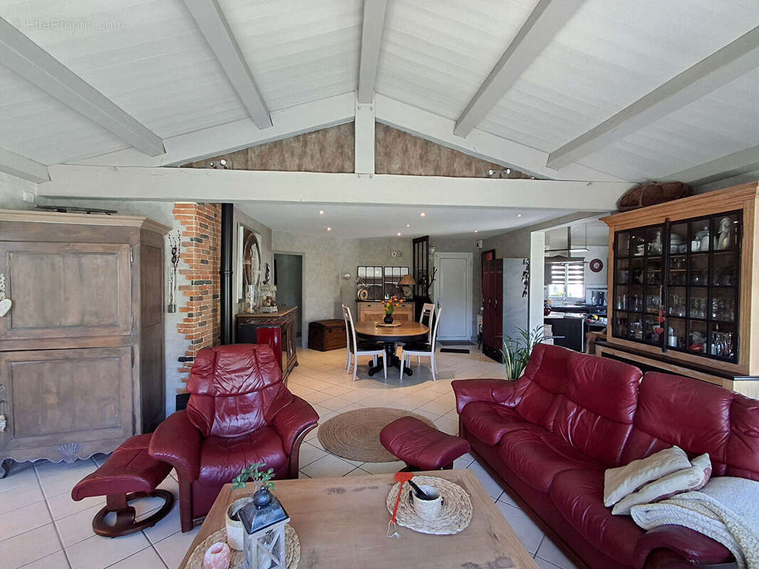 Maison à DOMPIERRE-SUR-MER