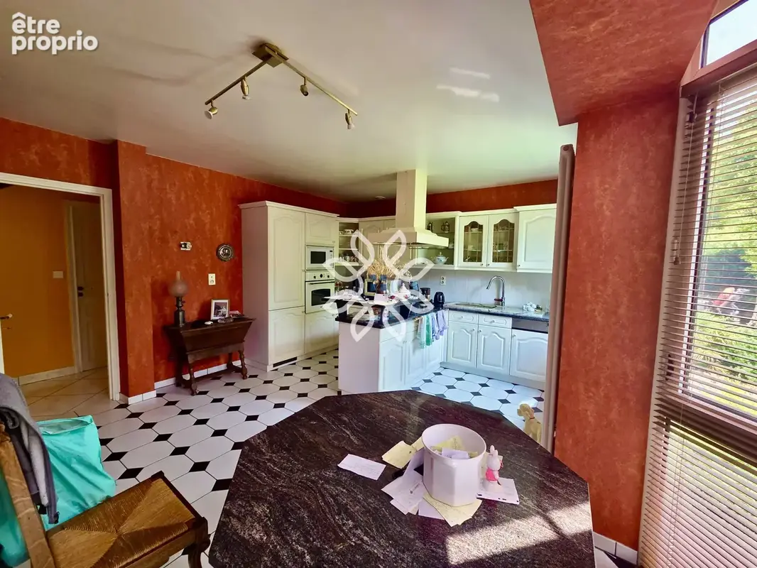 Brioude   maison familiale 206 m2   4 chambres   terrain 1 043 m2   grand garage - photo 11