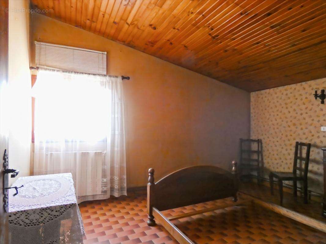 Maison à SAINT-QUENTIN-LA-POTERIE