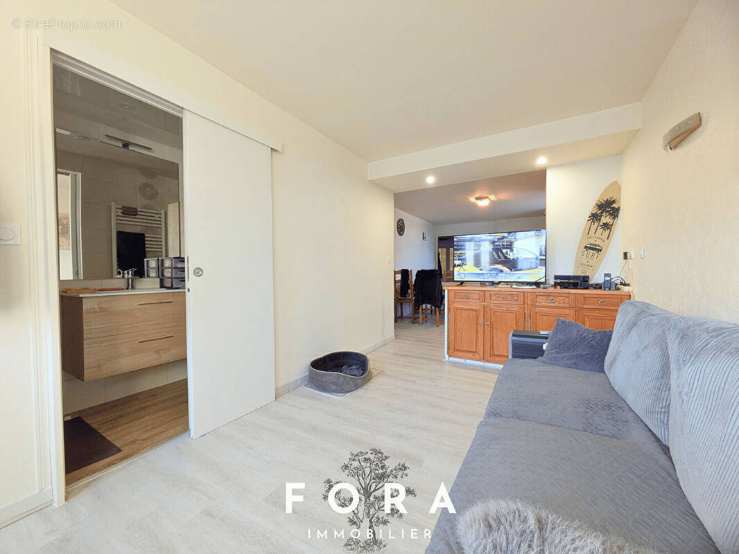 Appartement à CONDE-SUR-NOIREAU