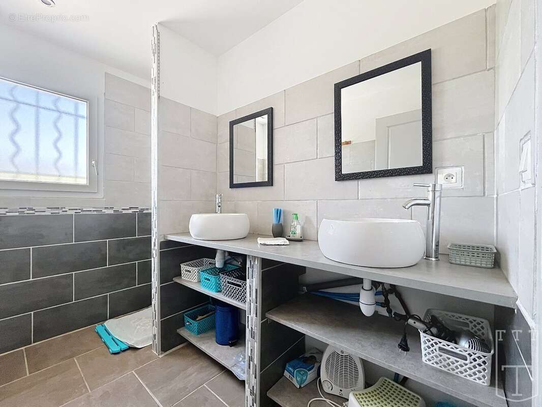 Maison à VALLON-PONT-D&#039;ARC