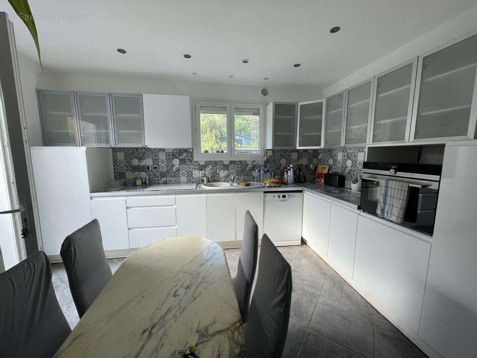 Maison 224 m² à Hauterives  - photo 4