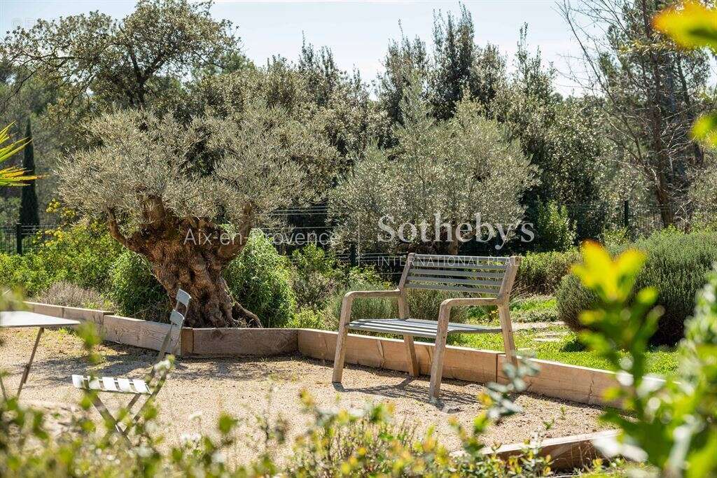 Propriété contemporaine avec vue sur la Sainte-Victoire - photo 7