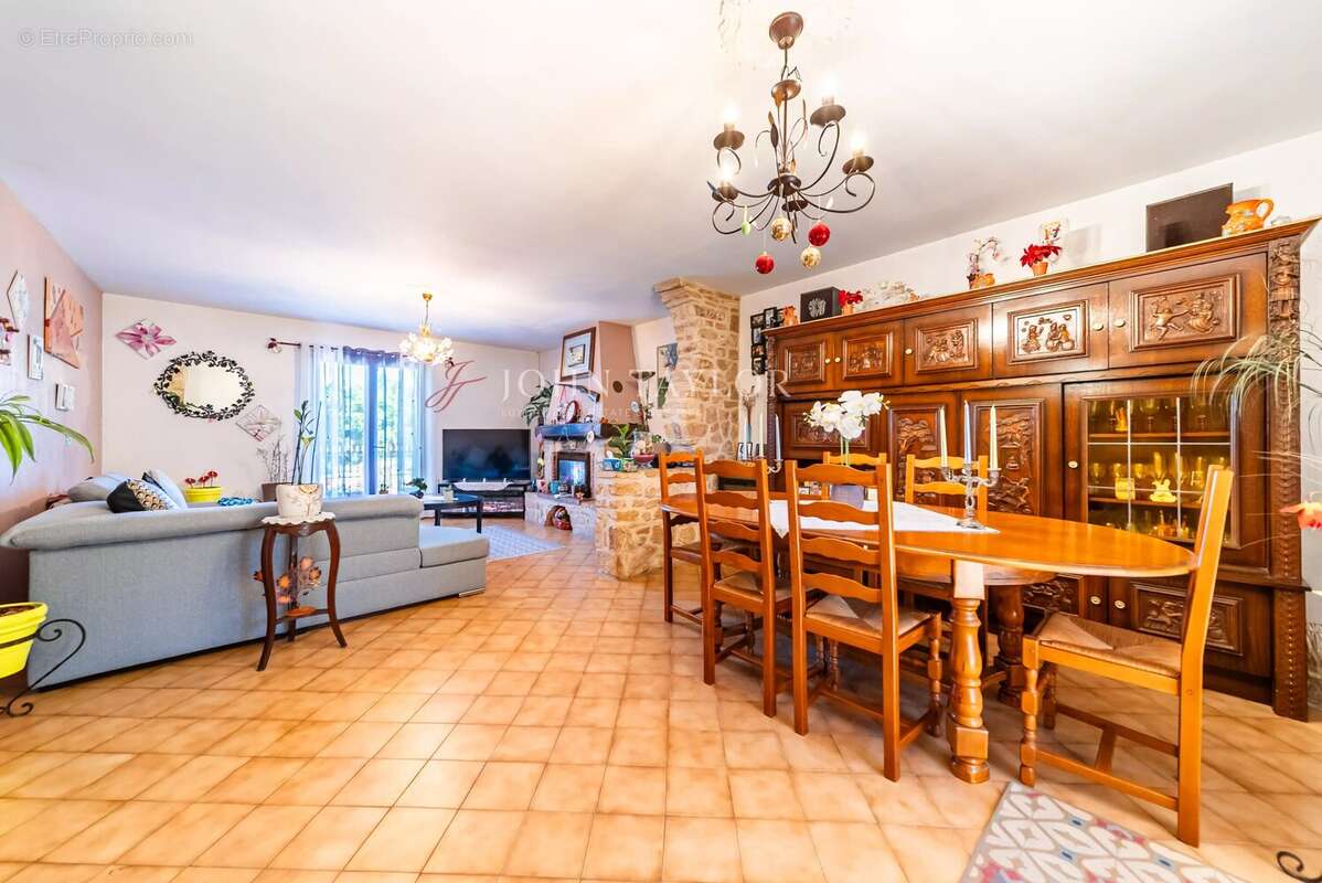 Les taillades — maison traditionnelle avec piscine et jardin - photo 14