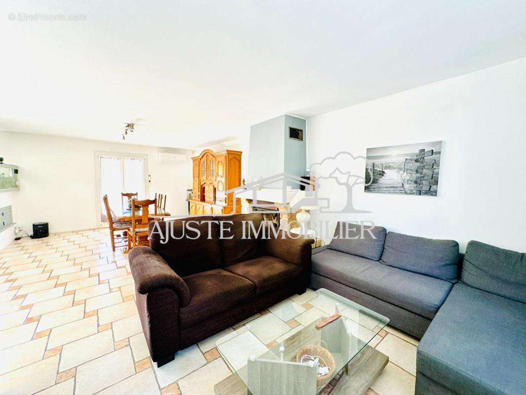 Maison à SAINT-VICTORET