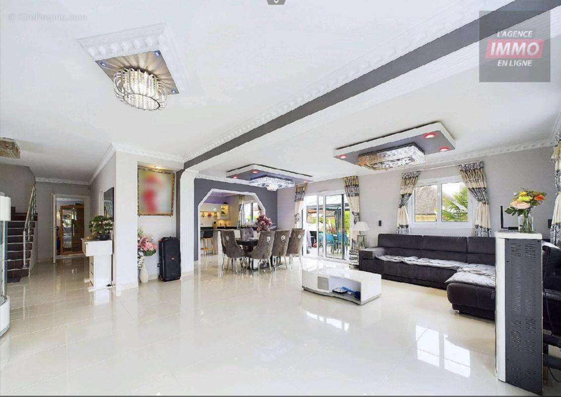 Maison 310 m² à Oissel  - photo 5