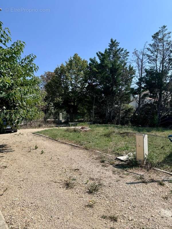 Terrain à SALON-DE-PROVENCE