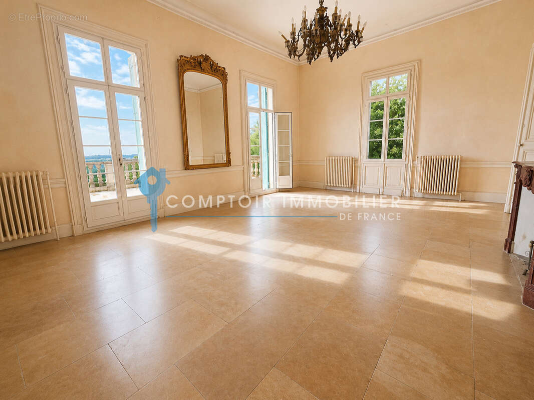 Dépt Hérault (34), à vendre juvignac maison de 204m2, hangar, triplex de 60m2. - photo 2