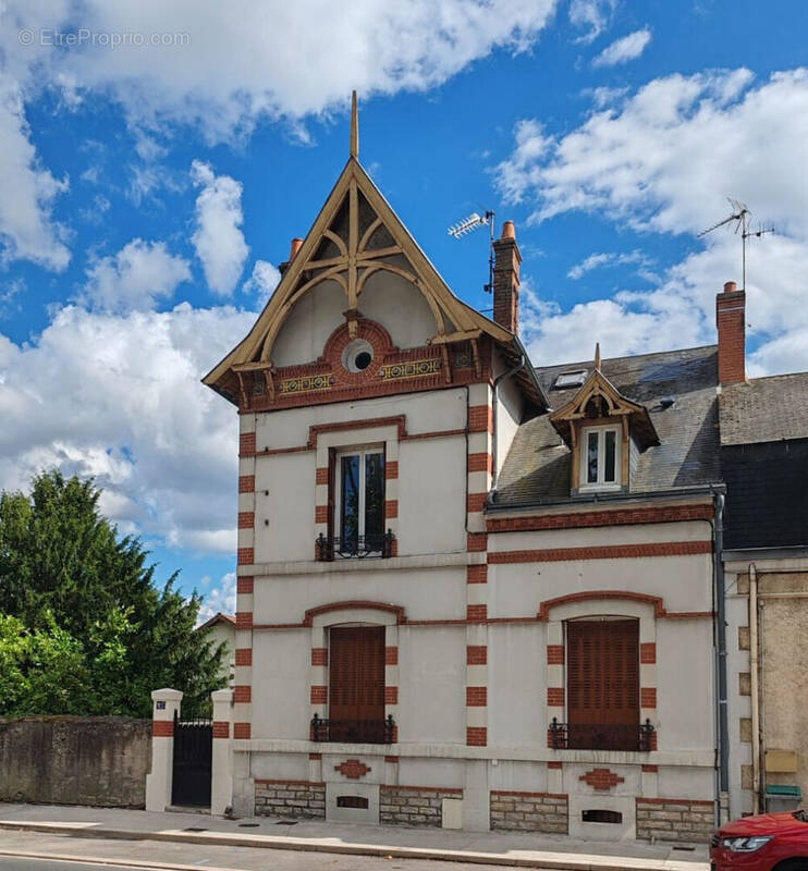 Maison à MONTLUCON