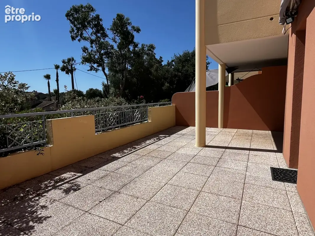 Joli t2 avec grande terrasse et vue degagee ... - photo 3