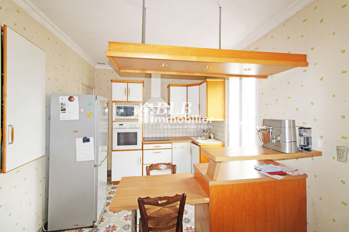 Maison 5 pièces 89,50m2 3 chambres + 3 garages + sous-sol - photo 2