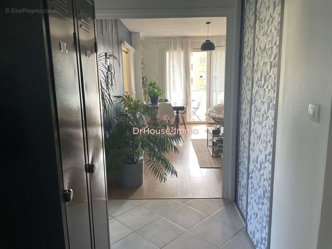 Appartement à SAINT-ETIENNE