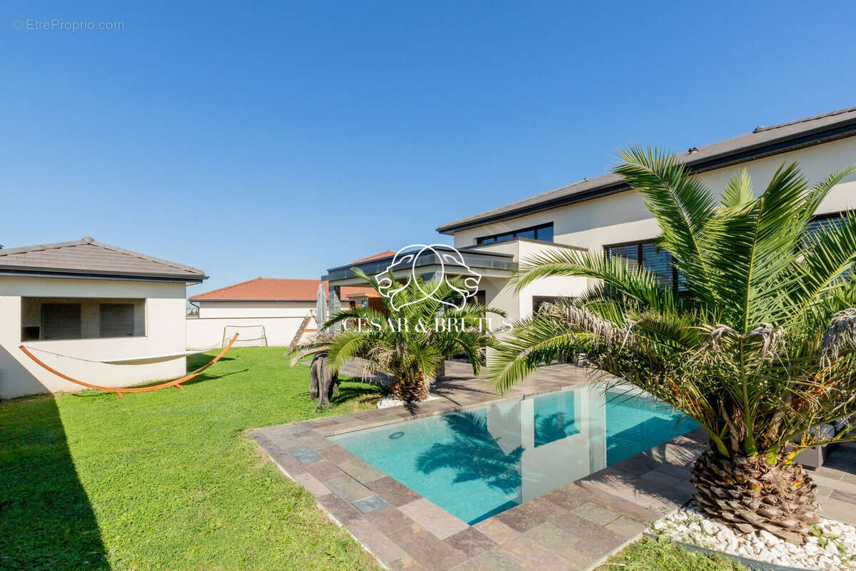 Maison à SATOLAS-ET-BONCE