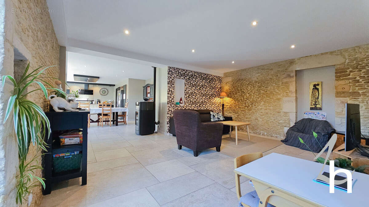 Maison à FRENOUVILLE