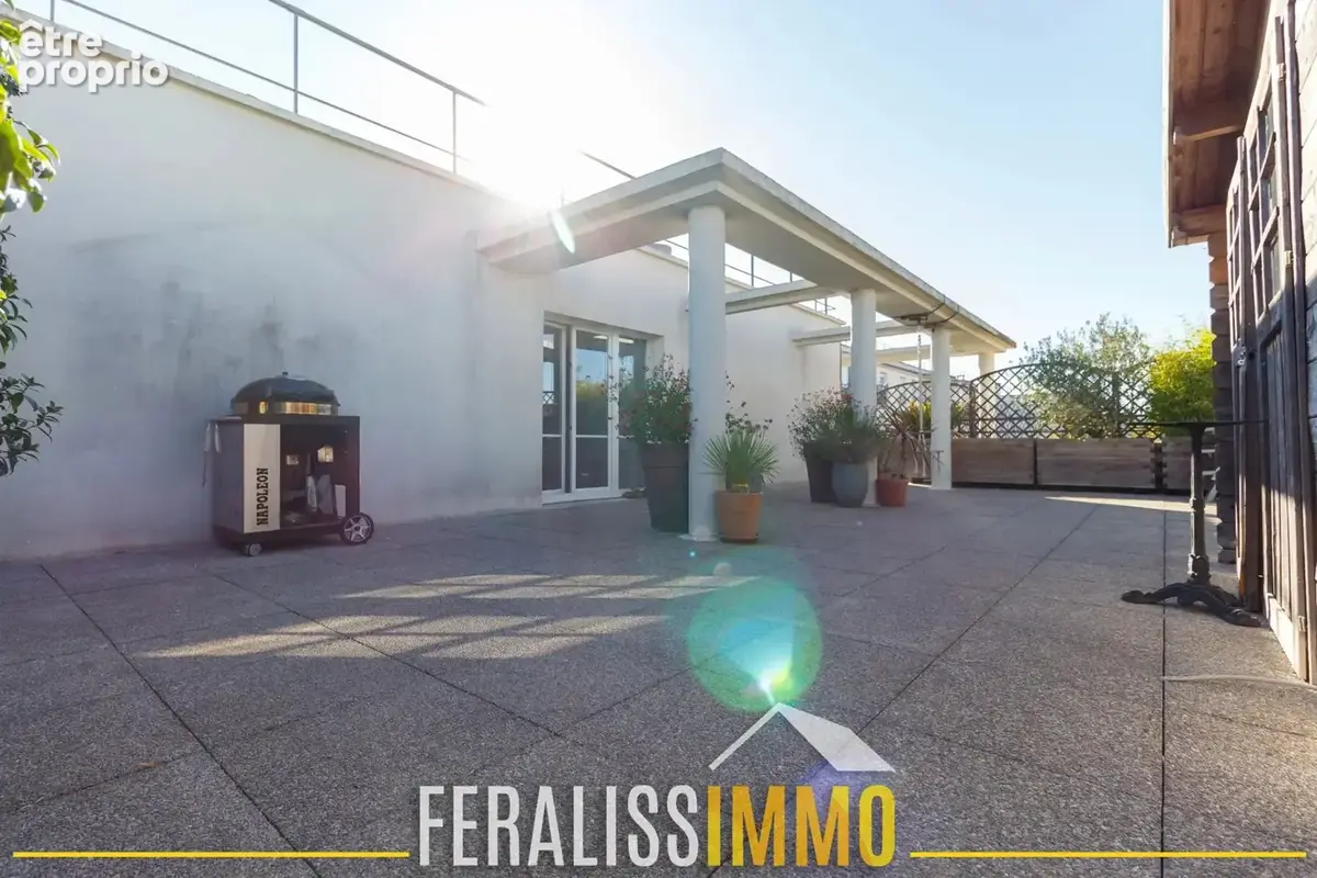 Superbe appartement au dernier étage avec terrasse de 30 m2 - photo 15