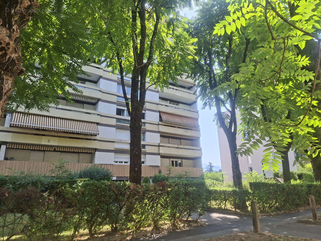 Appartement T4 de 88 m2 avec terrasse et vue sur le parc - photo 2