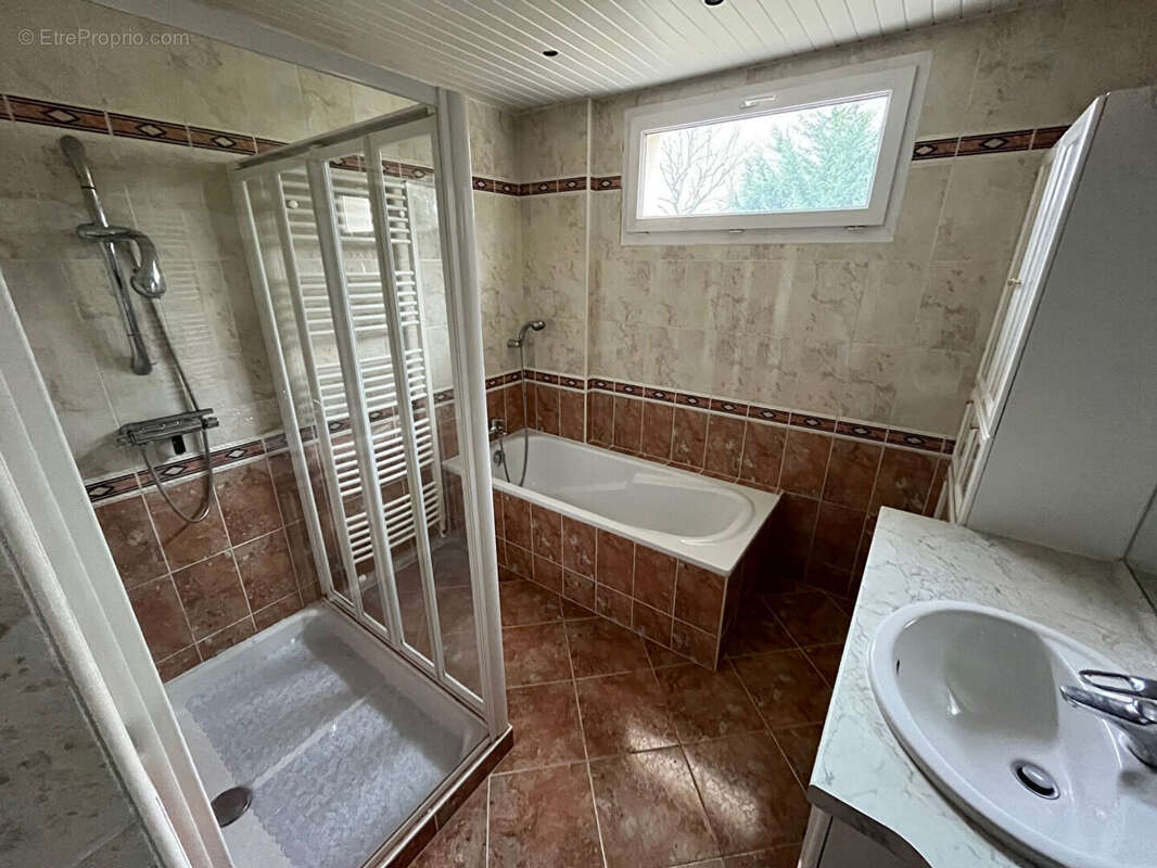 Maison à LEVIS-SAINT-NOM