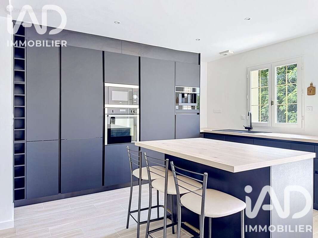 Maison 115 m² à Le Plessis-Feu-Aussoux  - photo 5