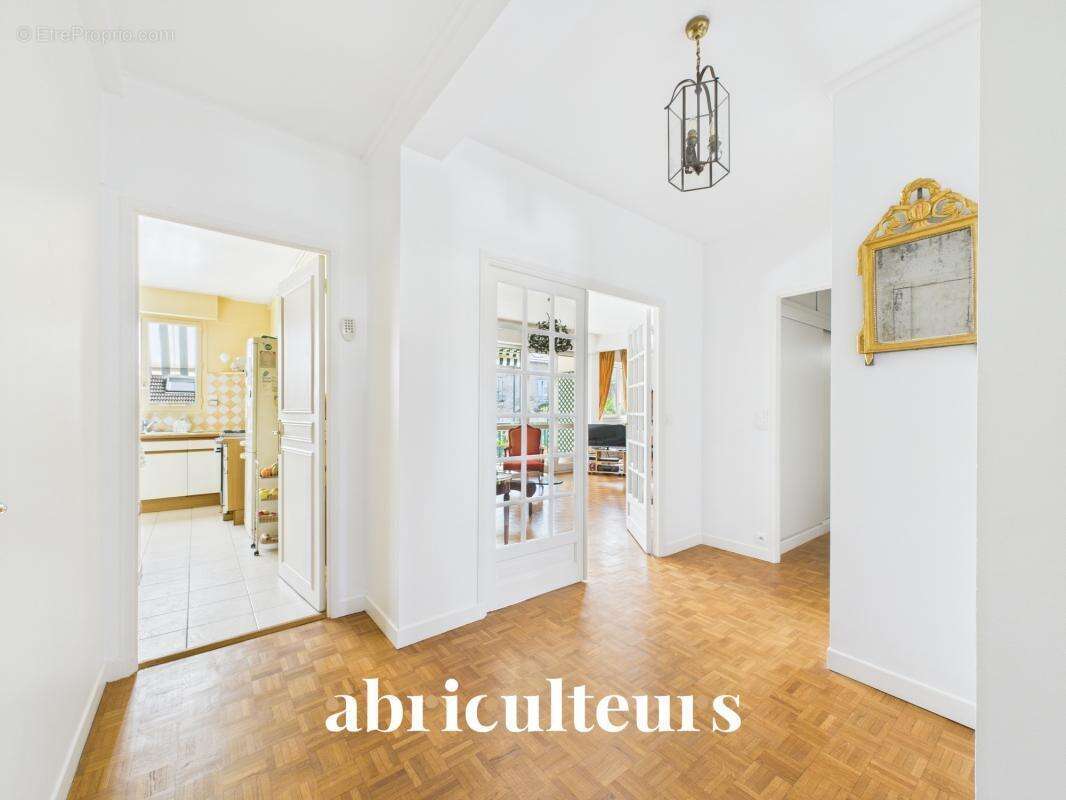Appartement à BOURG-LA-REINE