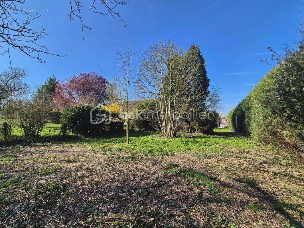 EXCLUSIVITÉ à vendre Maison 111 m² Terrain clos de 1 629 m², deux Dépendances et Garage – Gros potentiel à personnaliser - photo 18