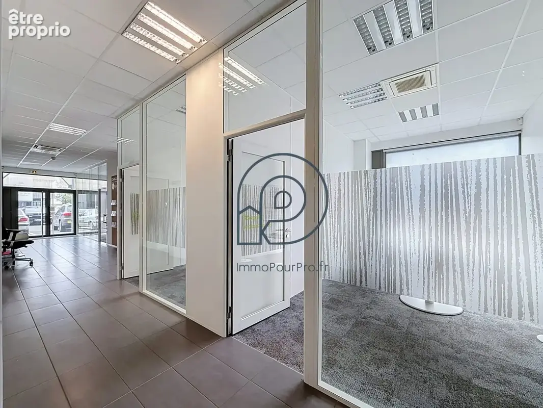 Commerce 300 m² à vendre à La Chapelle-D'armentieres (59930) - photo 6