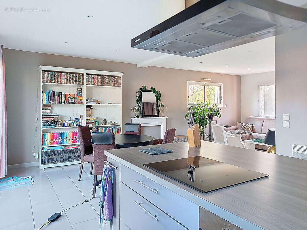 Maison à SAINTE-LUCE-SUR-LOIRE