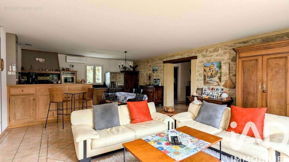 Maison 191 m² à Loriol-Du-Comtat  - photo 6