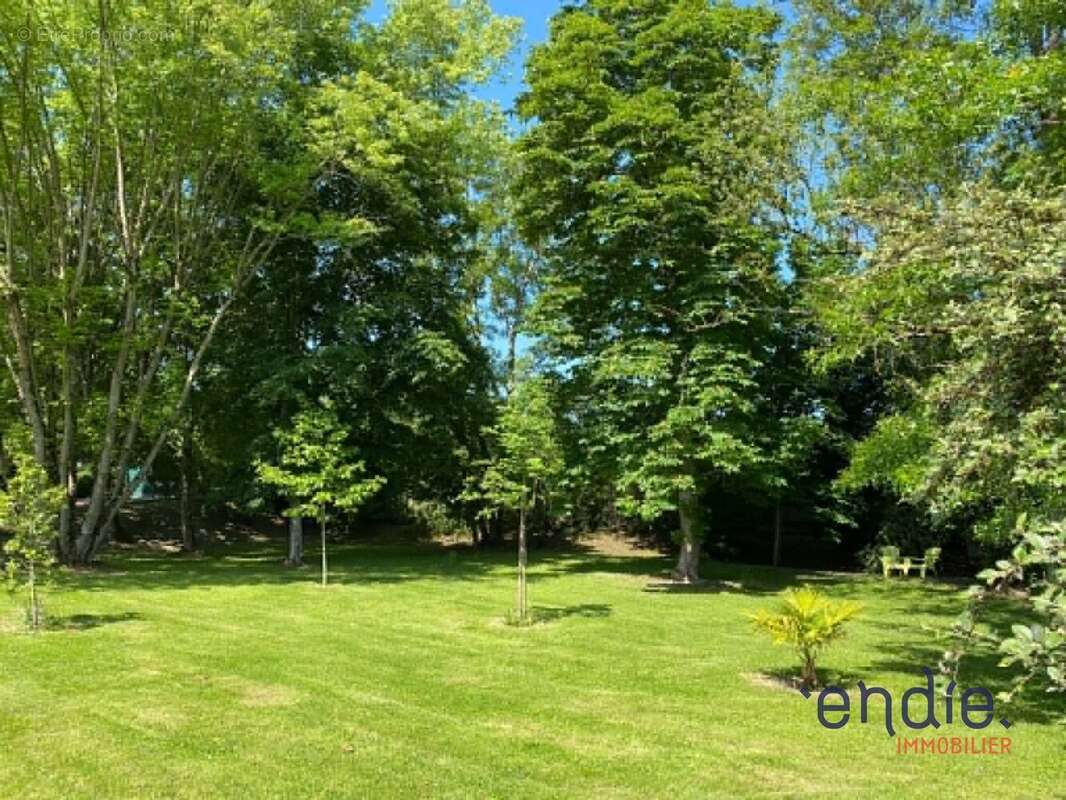 Maison 209 m² à Dompierre-Sur-Besbre  - photo 2