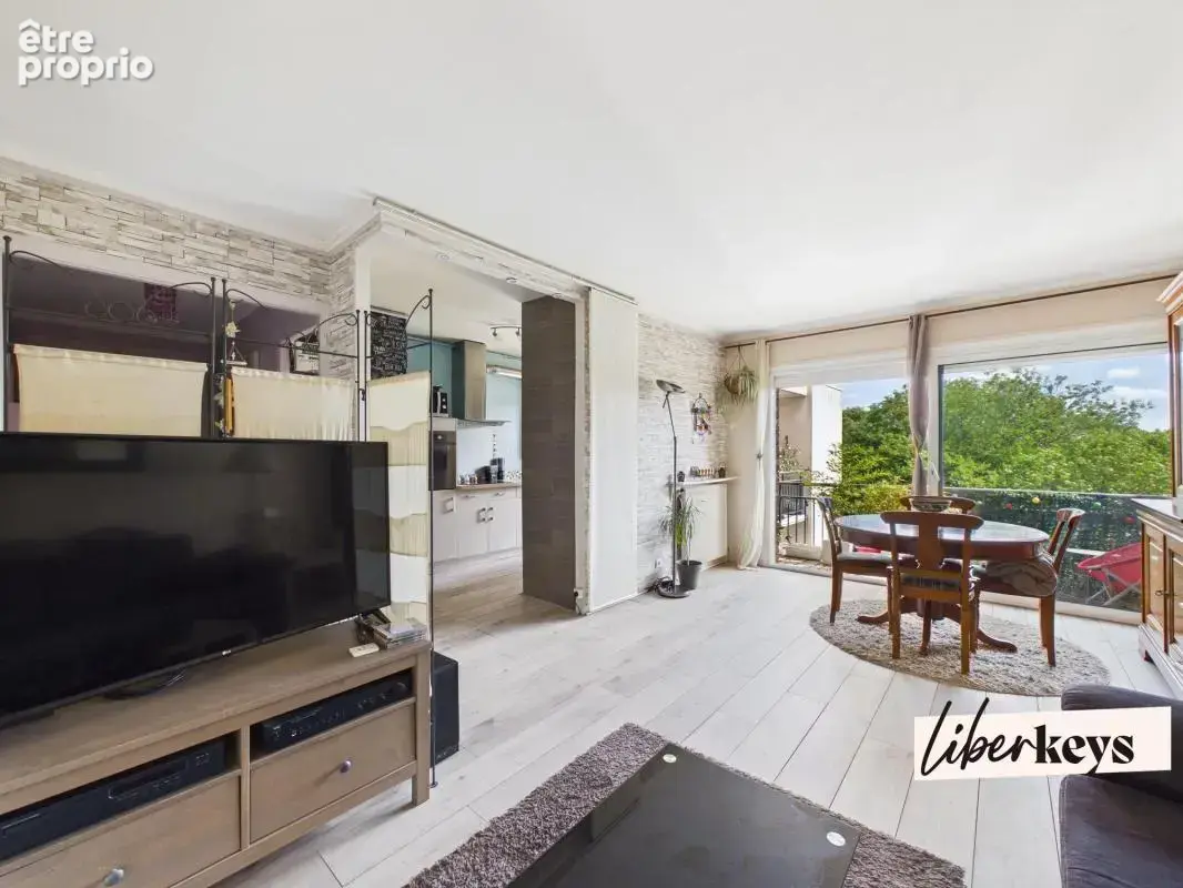 Maurepas – 3 pièces lumineux avec balcon de 12 m², ascenseur et gare à pied - photo 2