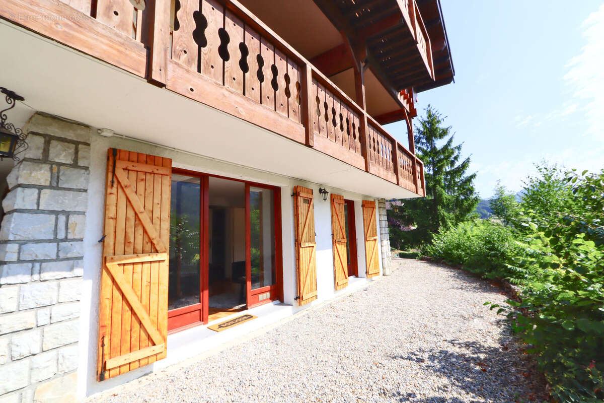 Chalet 8 pièces, vue carte postale sur les Aravis - photo 11
